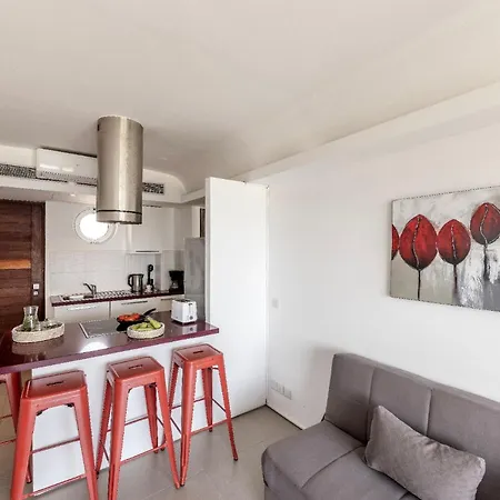 Apartamento Nissia 303 *